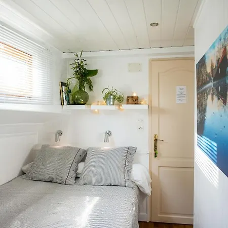 Peniche Kapadokya Insolite Sur Le Canal Du Midi Mas-Saintes-Puelles