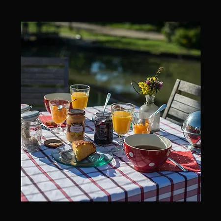 Peniche Kapadokya Insolite Sur Le Canal Du Midi Bed & Breakfast